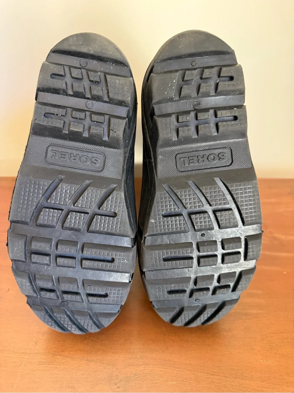 Sorel Youth Flurry Insulated Black Winter Snow Boots, size 1